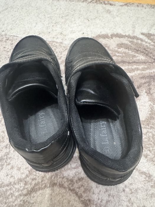 Кросівки дитячі.
