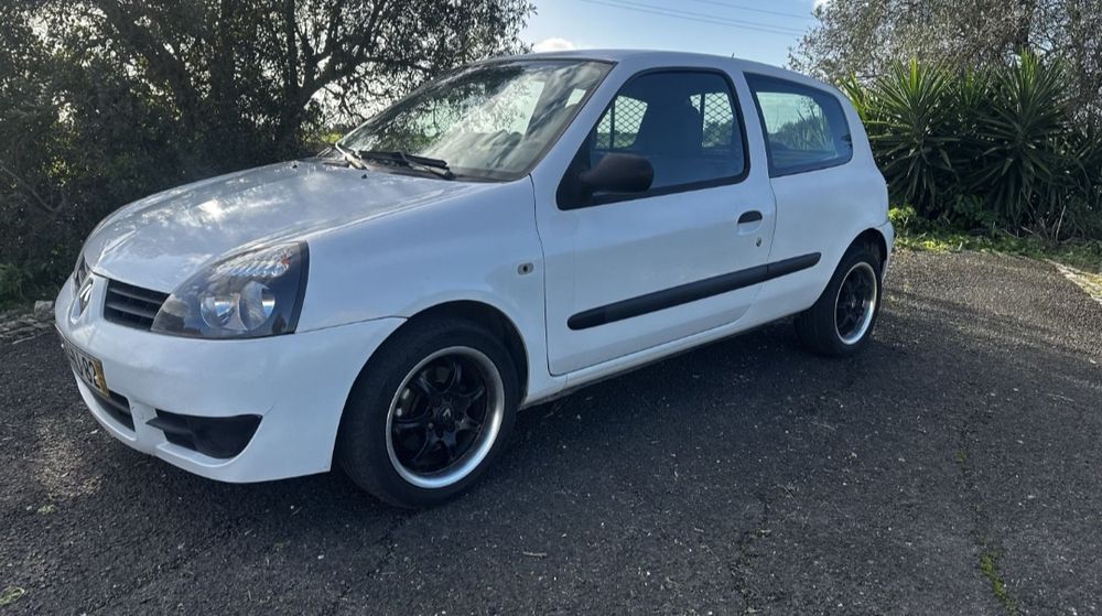 Renault Clio 1.5 DCI comercial