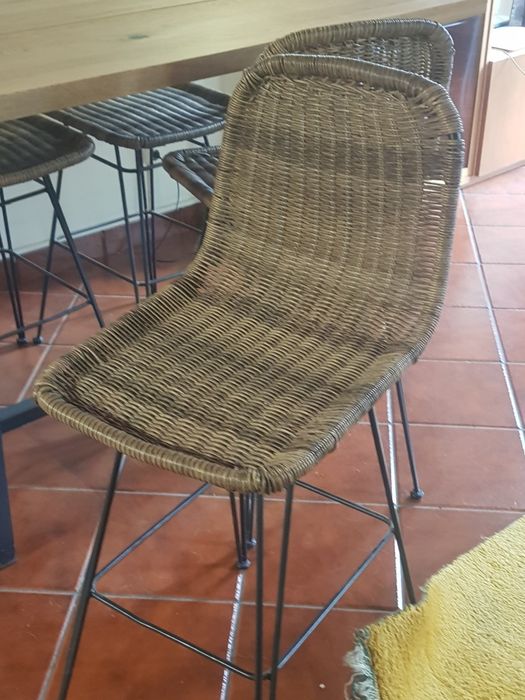 Mesa Alta em madeira e ferro