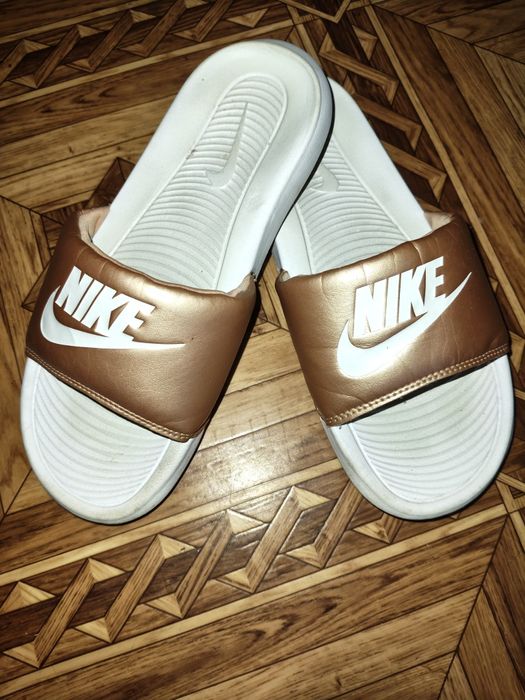 Тапочки Nike 38р.
