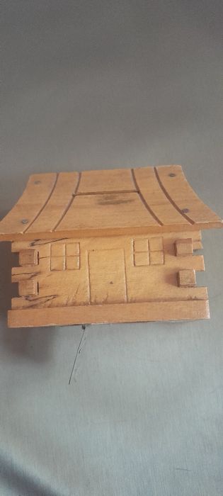 Domek,skarbonka drewniana PRL