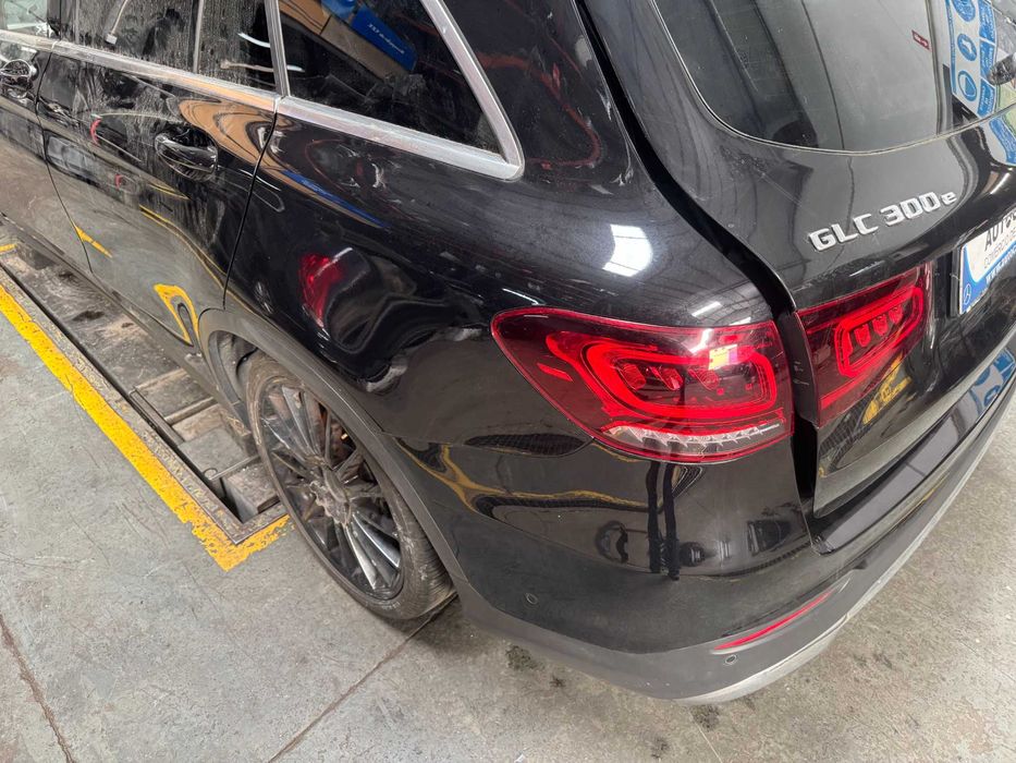 Mercedes GLC 300e hibrido plug-in de 2020 para peças