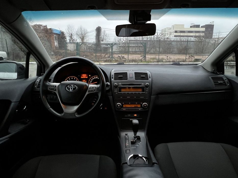 Toyota Avensis автомат 2011рік