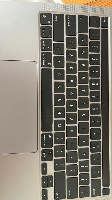 MacBook Pro 13p 16GB (256GB storage) - perfect condition64409426602243120