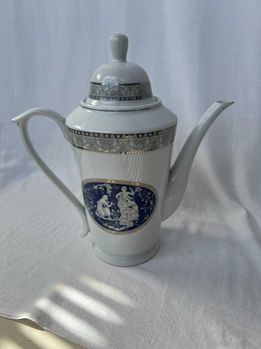 Bule em porcelana fina Belle Epoque