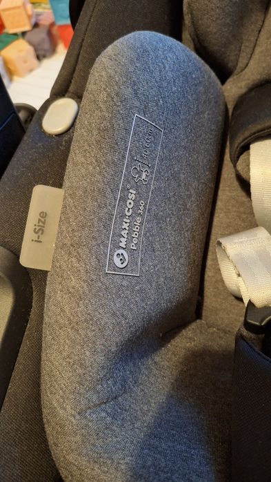 Fotelik nosidełko Maxi Cosi Pebble 360 isize