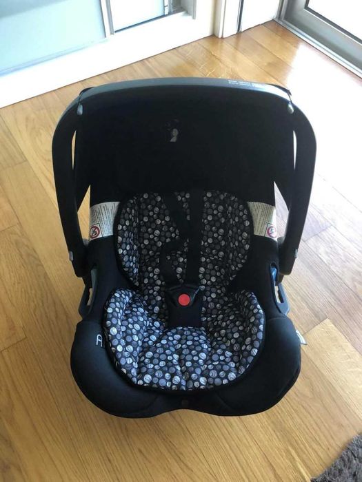 Trio de bebé da Concord modelo Neo Travel Set (Carrinho, alcofa e ovo)