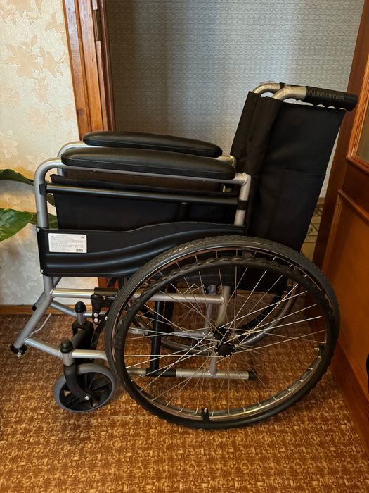 Инвалидное кресло