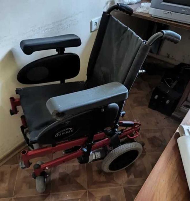 Крісла колісні, інвалідні коляски