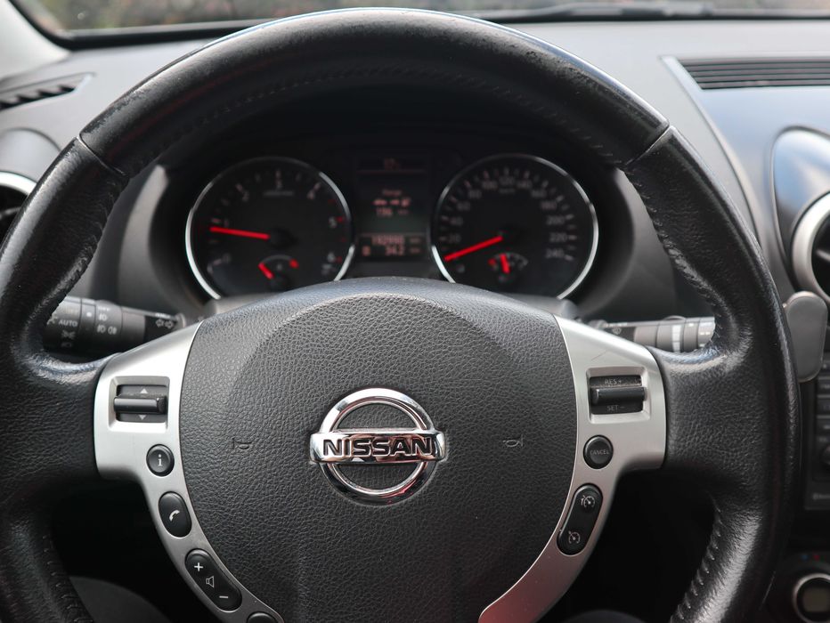 Nissan Qashqai + 2 Versão Tecna Sport