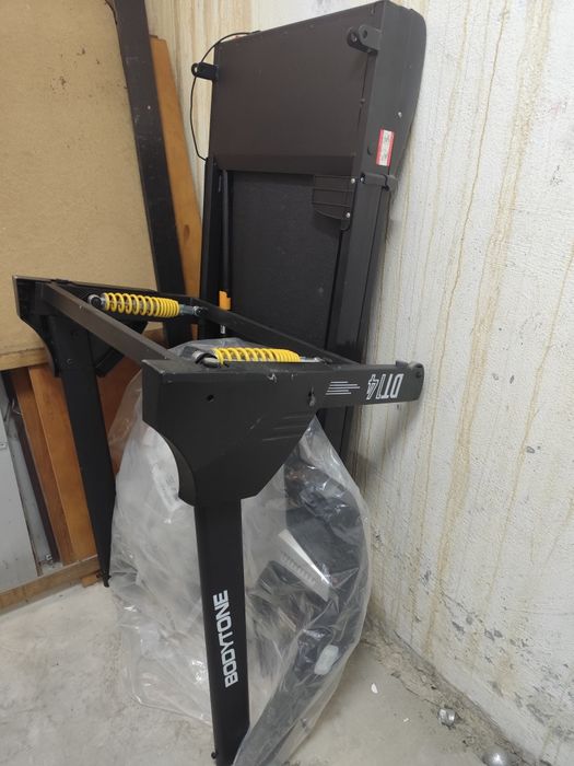 Passadeira de  correr  elétrica Body Tone DT 14