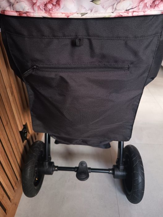 Wózek spacerowy Petite&Mars Street Air+