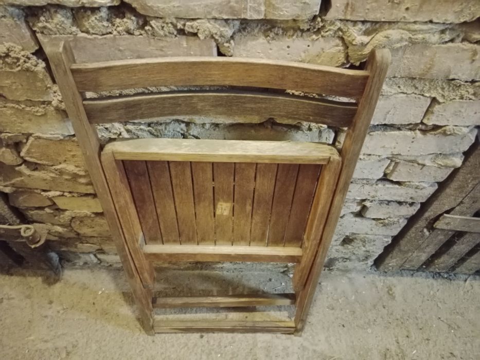 Krzesło składane ze sklejki