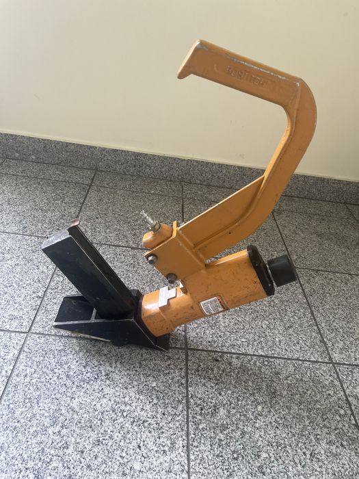 BOSTITCH gwoździarka pneumatyczna do parkietu / podłóg hardwood flooring nailer
