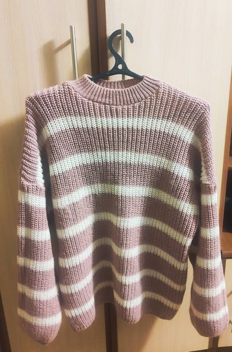 Продам в'язанний светр