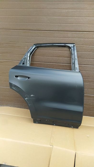 Porsche cayenne 9y0  двері задні праві