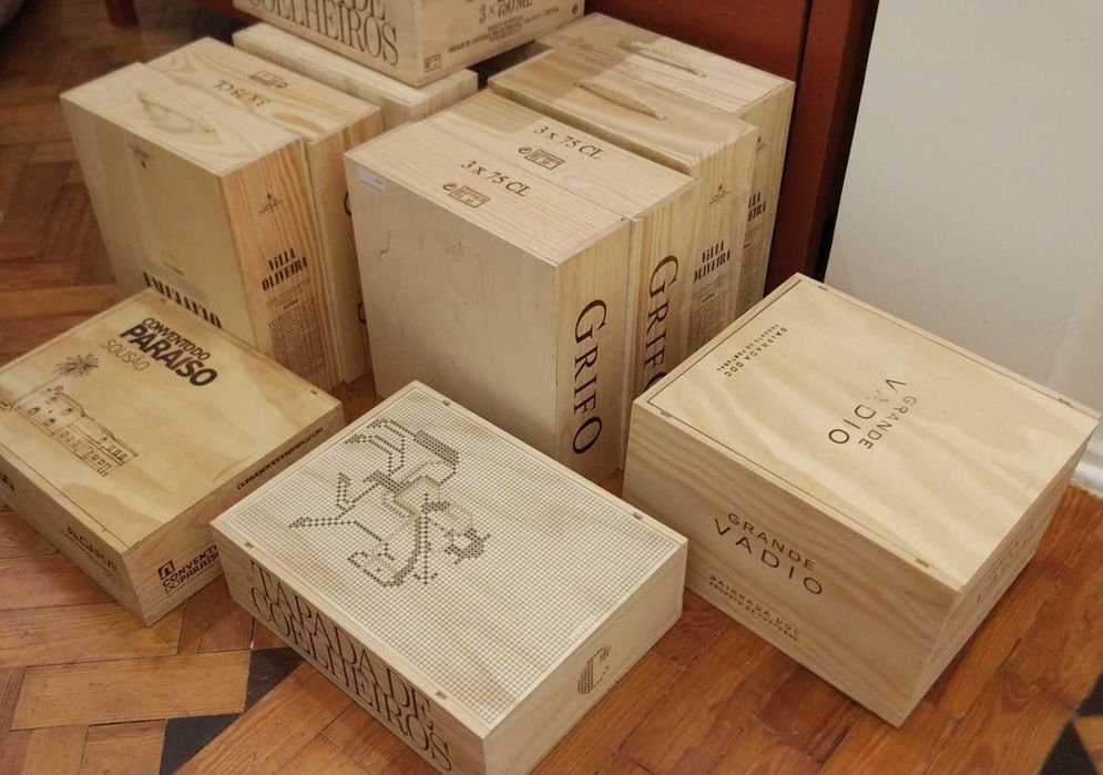 Caixas de madeira e tampas de vinho (novas todas as semanas)