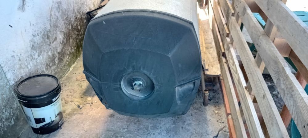 Depósito de água para sistema termosifão com painéis solares