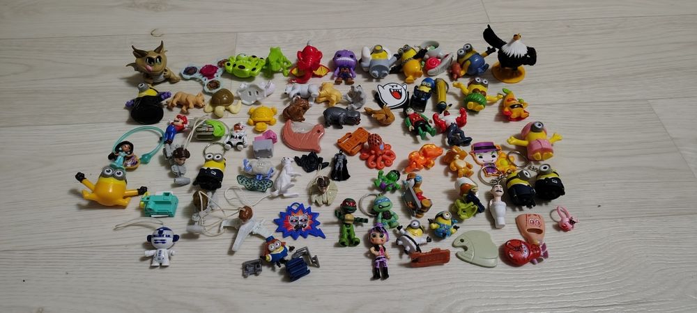 Одним лотом Киндер сюрприз и свит бокс kinder surprise sweet box