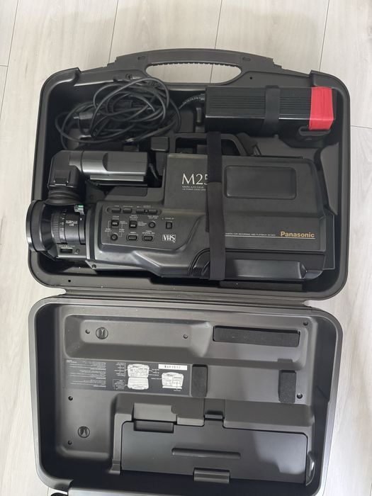 Kamera Panasonic M-25 | Zasilacz, walizka