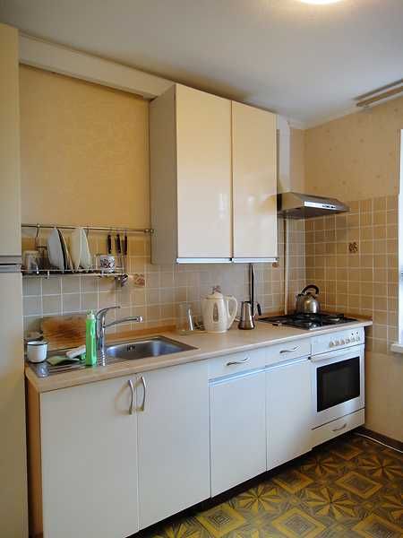 Просторна однокімнатна студія, (40м²), біля метро Святошин, подобово