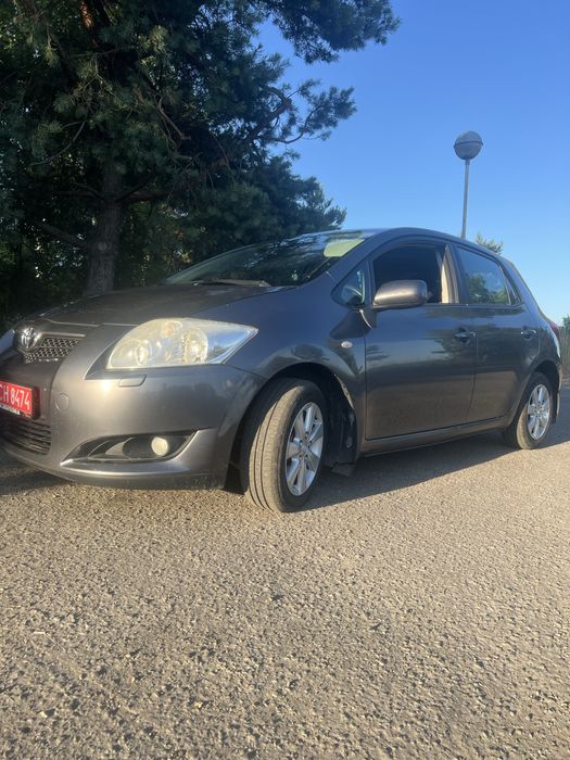 Тойота ауріс свіжопригнана