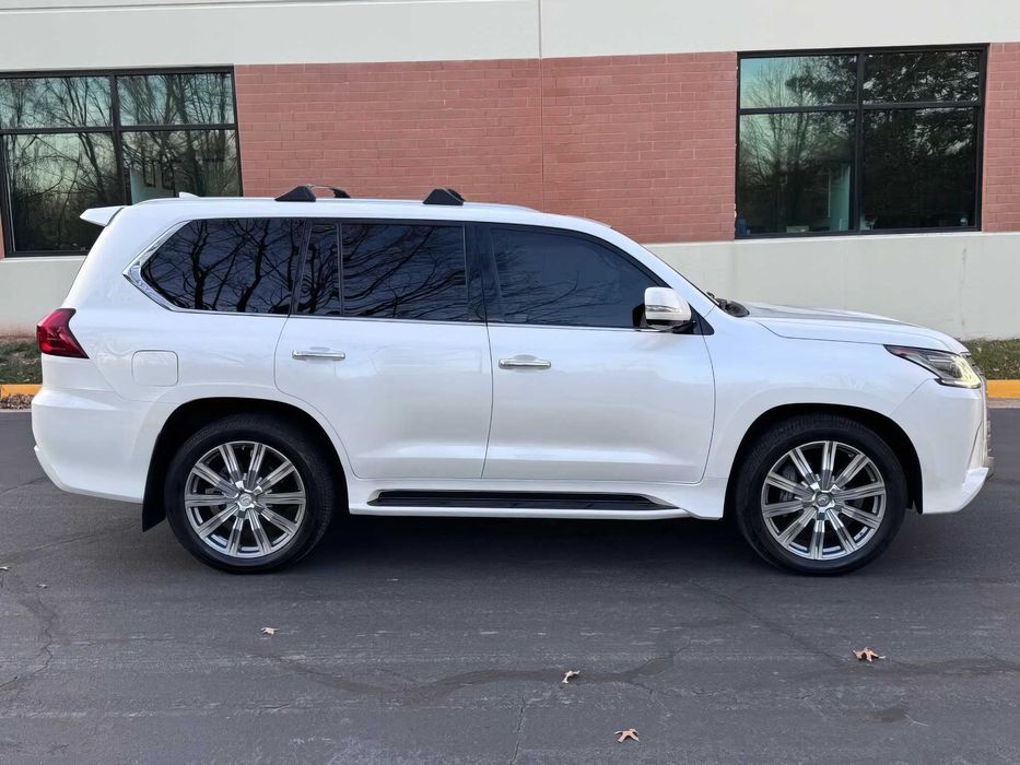 Lexus LX 570      2016