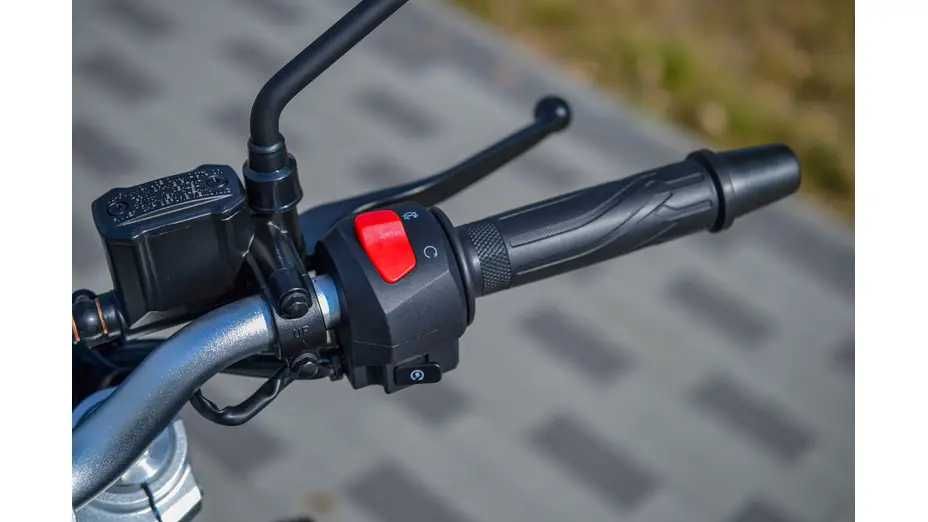 Мотоцикл LONCIN LX300-6 CR6