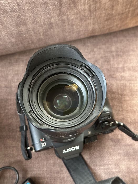 Продаю Sony Alpha 7 R 2 фотоапарат і обʼєктив Tamron 28-75 mm F/2.8 Di