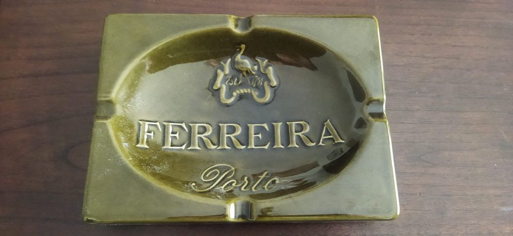 Cinzeiro em faiança da Secla - Casa Ferreira