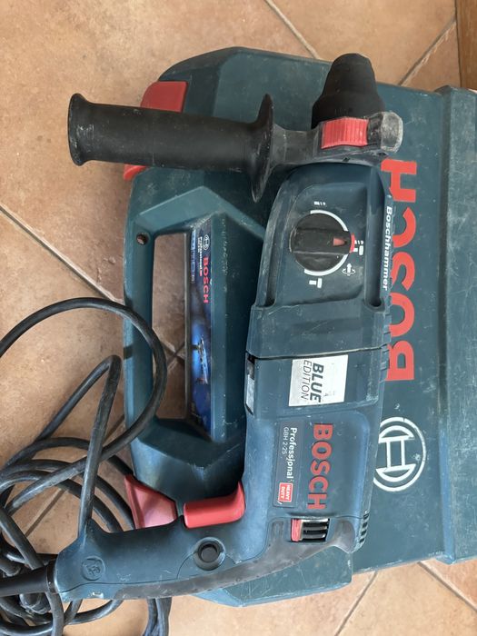 Martelo Perfurador Bosch GBH 2-25 Professional + Mala