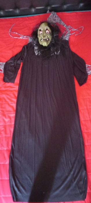 Máscara de walloween e fato