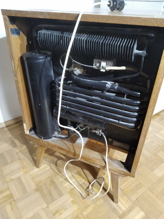 Stara lodówka absorpcyjna Zakłady Metalowe Zakrzów L9 PRL Polar