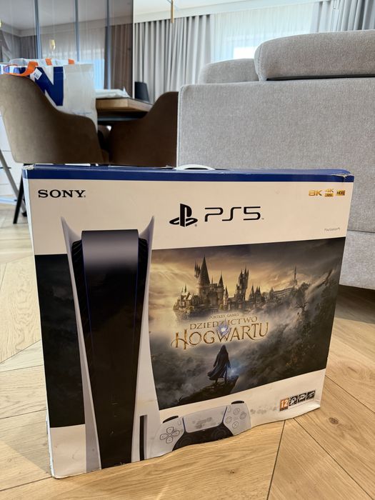 Playstation 5  napęd + 2 pady + 3gry
