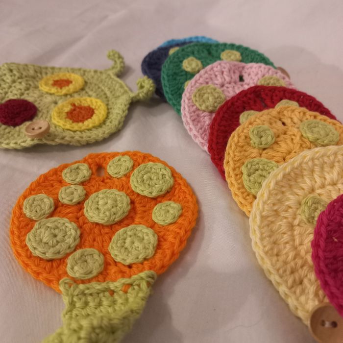 Jogo da minhoca feita à mão em croché