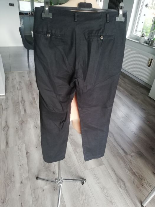 R. 36 Zara czarne chinosy damskie