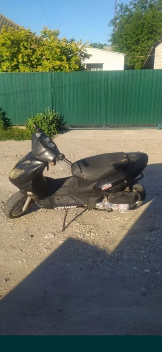 Продаю скутер keeway