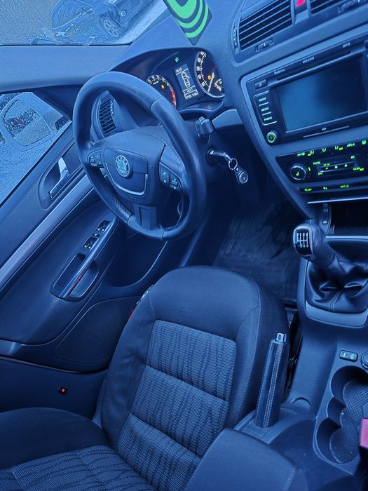 Продам шкоду Октавію 2.0 дизель механіка