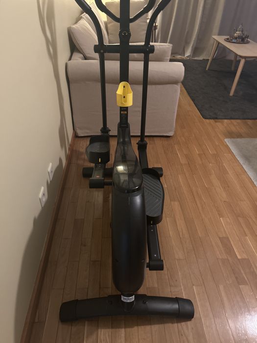 Eliptica auto alimentada como nova