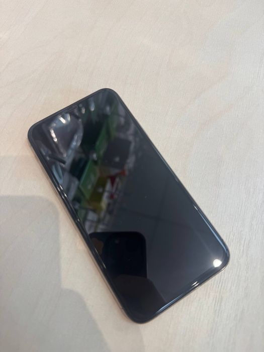 Продам IPhone xs
