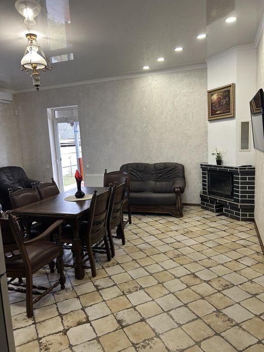 Довгострокова оренда будинку. Сонячні панелі,  груба, камін!