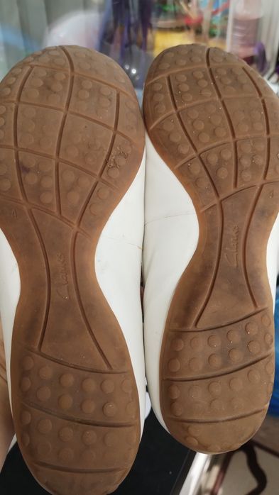 Кожаные балетки Clarks