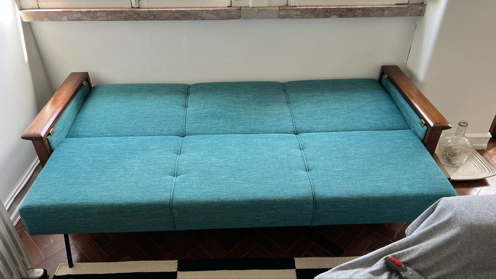 Sofá-Cama OLAIO Mid-Century – Totalmente Restaurado (Design Anos 60)