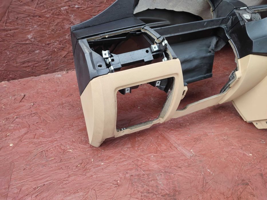 BMW E60/ E61 ORYGINALNY KOKPIT, Deska rozdzielcza EU w kol. BEIGE OEM