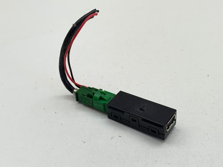 GNIAZDO USB SKODA OCTAVIA III 5Q0035726E ZŁĄCZE
