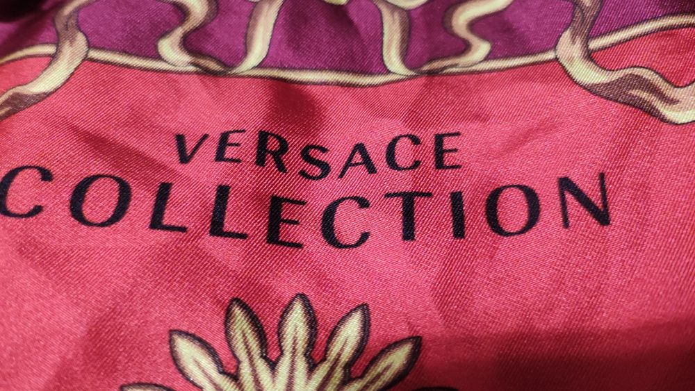 Оригинальный платок от  Versace Collection.