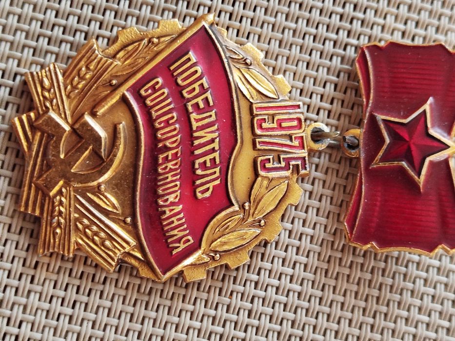 Значки. Одним лотом. Договорная.