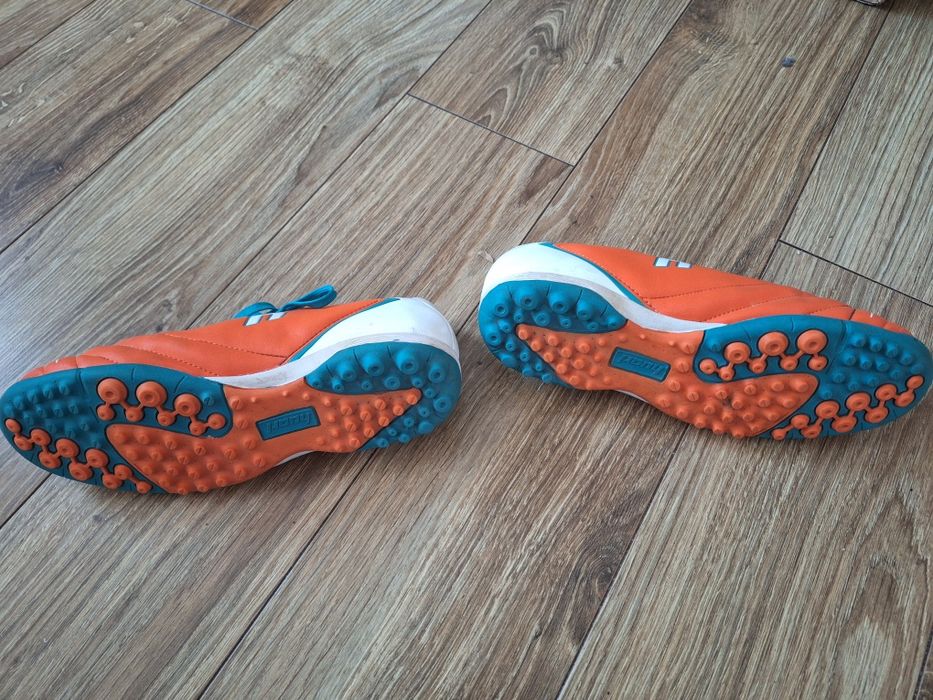 Buty piłkarskie huari rozm 38