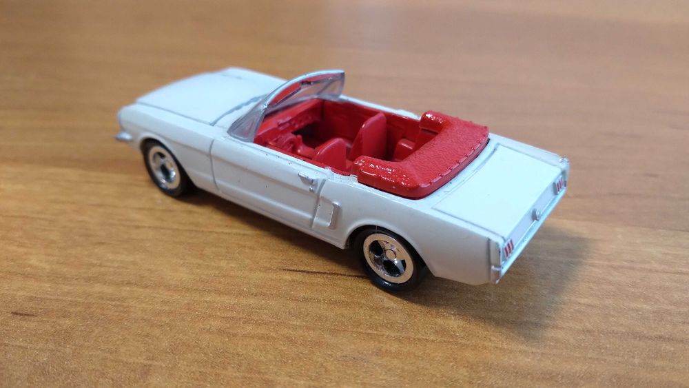 Ford Mustang Convertible - Corgi James Bond Edition Lublin • OLX.pl