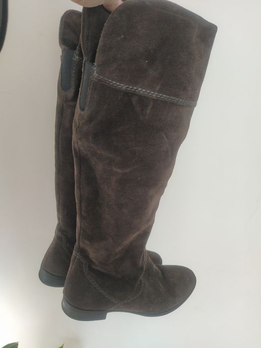 Продам замшеві чоботи